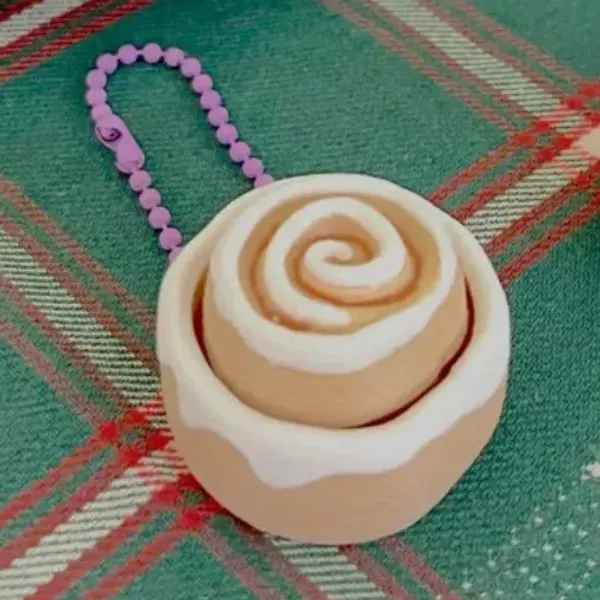 Cinnamon Roll Clicker keychain